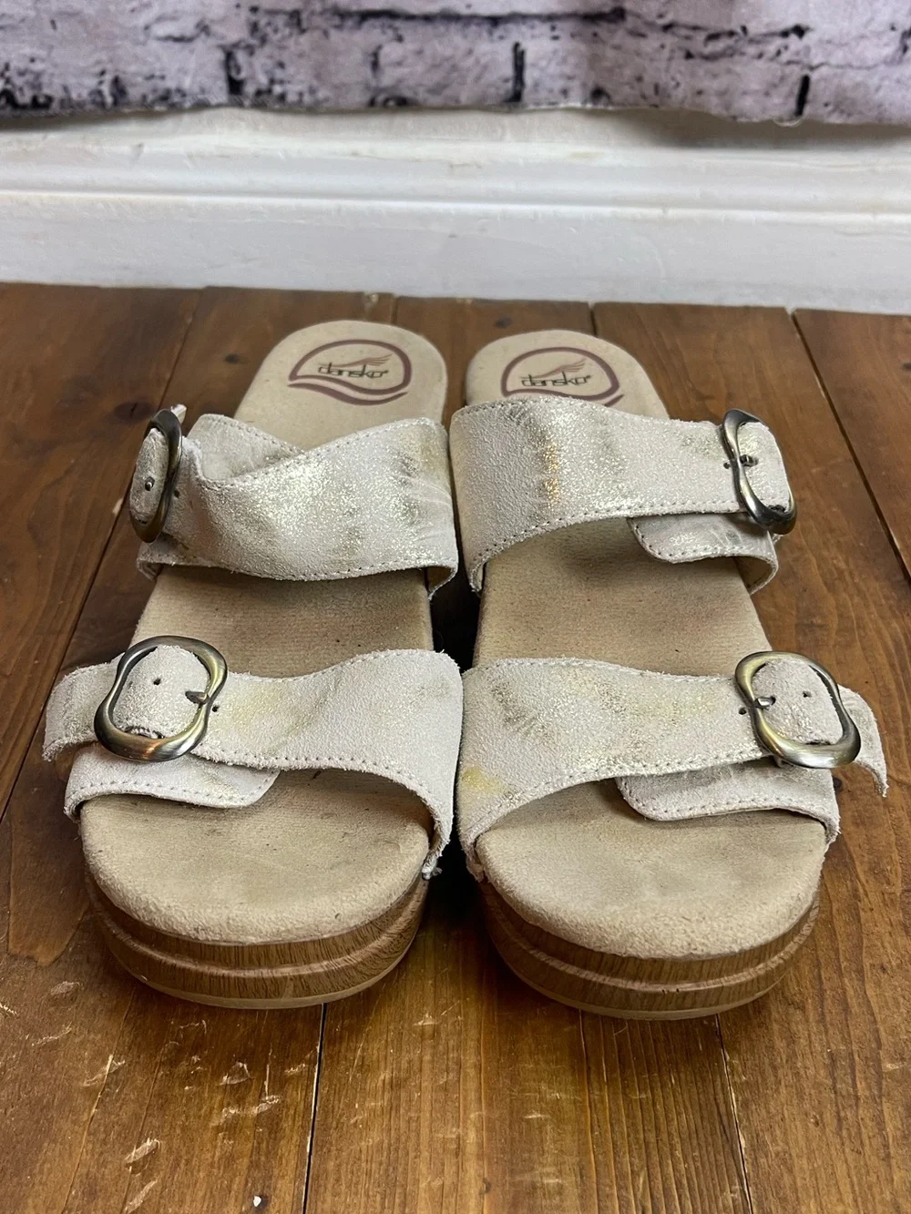 Dansko size 38 Sophie sandals cream with metallic gold burst print - Picture 3 of 9